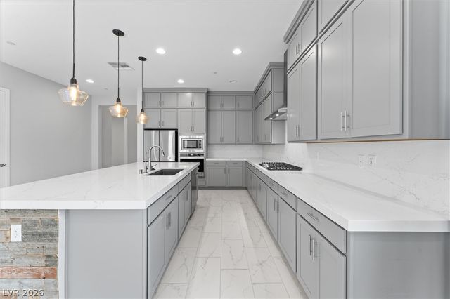 879 Klamath Springs Street, Henderson, NV 89011