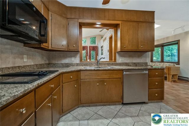 1328 Russett Road, Upper Macungie Twp, PA 18104