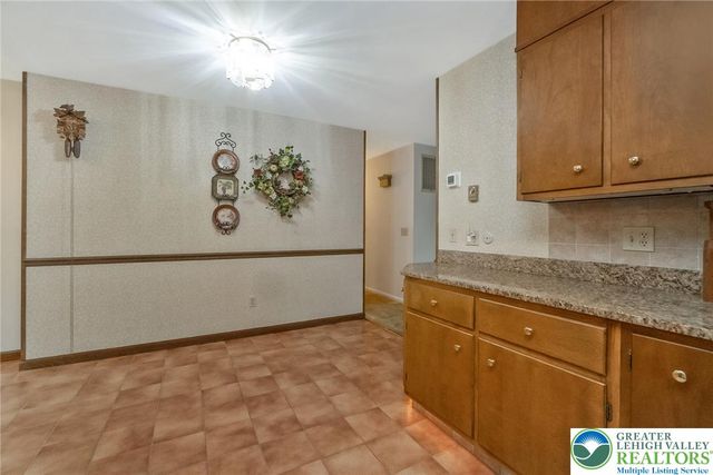1328 Russett Road, Upper Macungie Twp, PA 18104