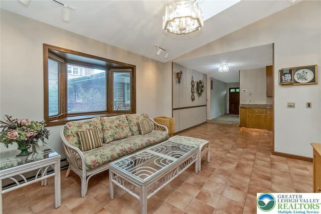 1328 Russett Road, Upper Macungie Twp, PA 18104