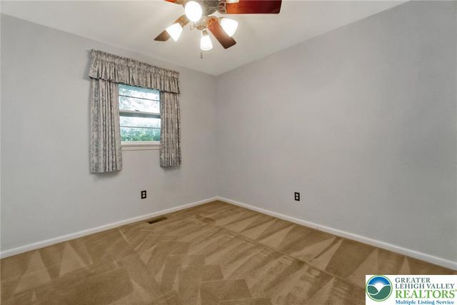 1328 Russett Road, Upper Macungie Twp, PA 18104