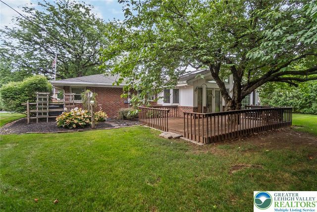 1328 Russett Road, Upper Macungie Twp, PA 18104