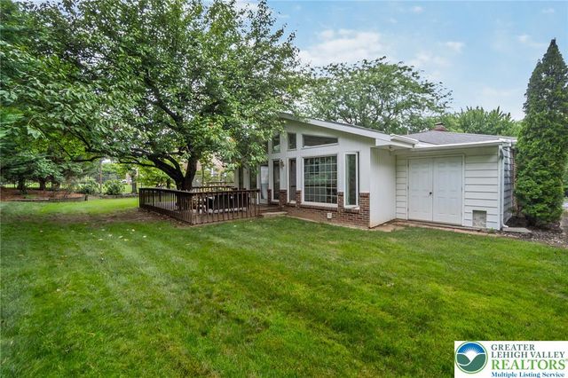 1328 Russett Road, Upper Macungie Twp, PA 18104