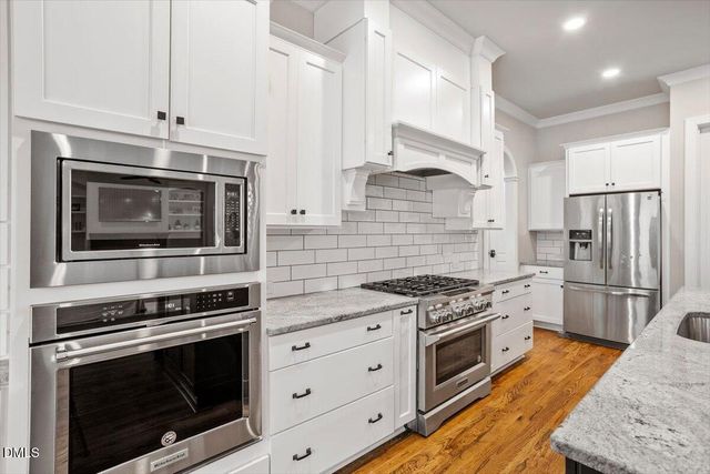 2405 Vetrina Way, Apex, NC 27502