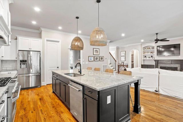2405 Vetrina Way, Apex, NC 27502