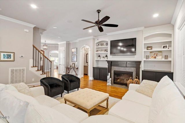 2405 Vetrina Way, Apex, NC 27502