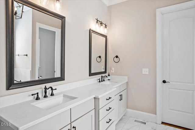2405 Vetrina Way, Apex, NC 27502