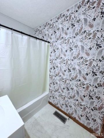 2208 Beauvour Court, Kokomo, IN 46902