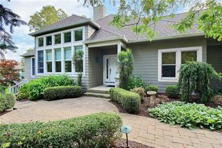 79 Haskell Drive, Bratenahl, OH 44108