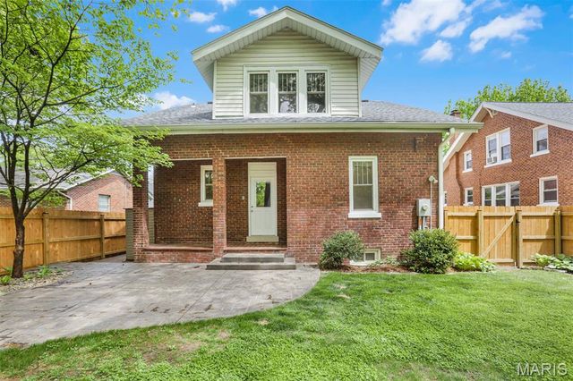 223 N Buchanan Street, Edwardsville, IL 62025
