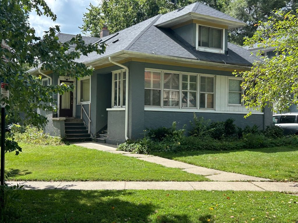 322 College Avenue, Dekalb, IL 60115