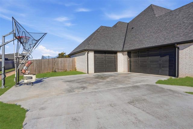 651 SW Eden Pl, Lawton, OK 73505