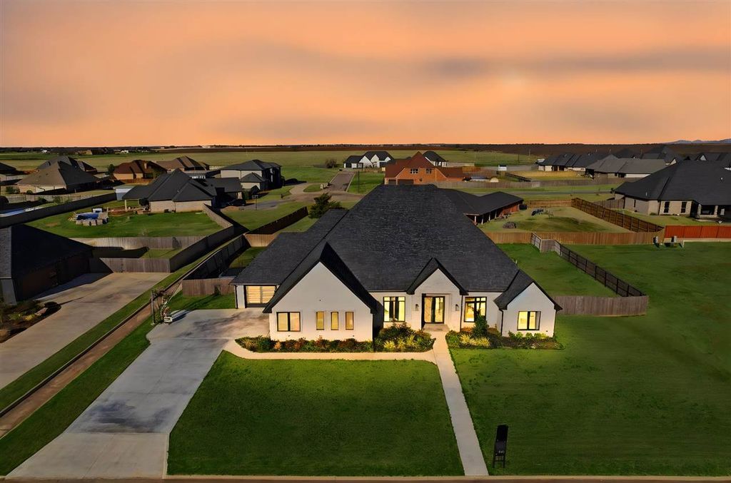 651 SW Eden Pl, Lawton, OK 73505