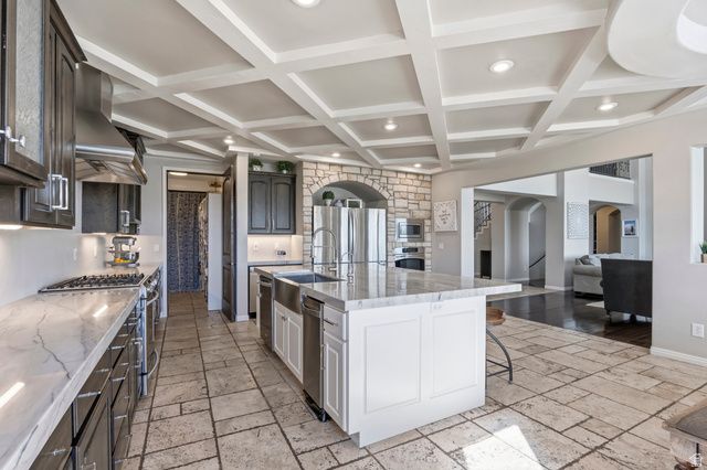 6541 W AVERY AVE, Highland, UT 84003