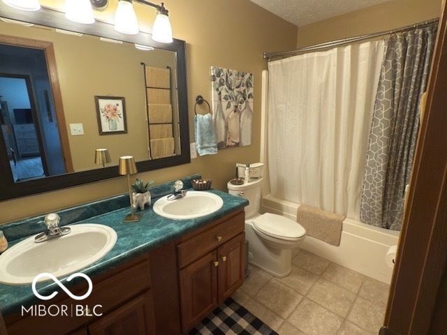 1189 Kinross Drive, Avon, IN 46123