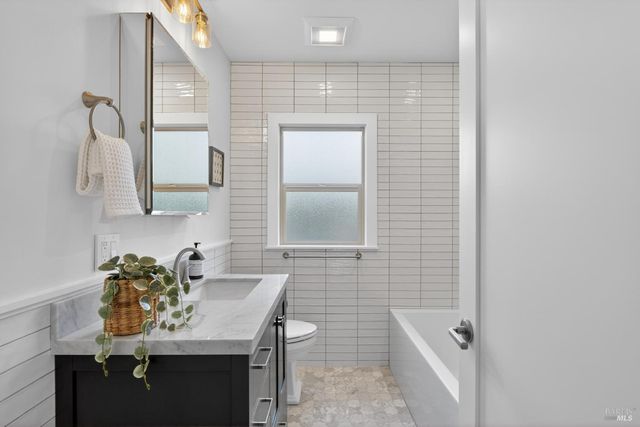 617 G St, Petaluma, CA 94952