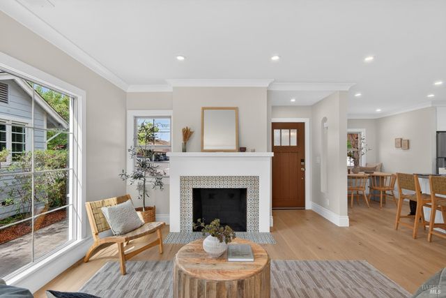 617 G St, Petaluma, CA 94952