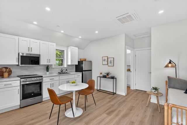 617 G St, Petaluma, CA 94952