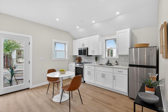 617 G St, Petaluma, CA 94952