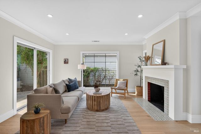 617 G St, Petaluma, CA 94952