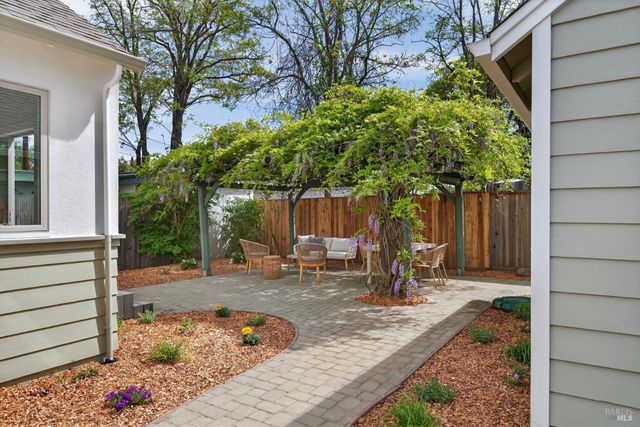 617 G St, Petaluma, CA 94952