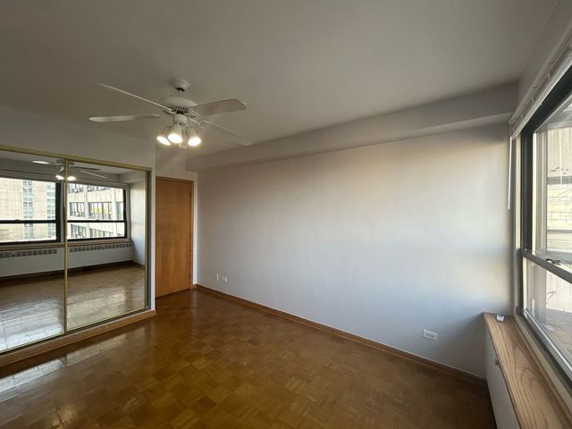 4180 N Marine Drive 310, Chicago, IL 60613
