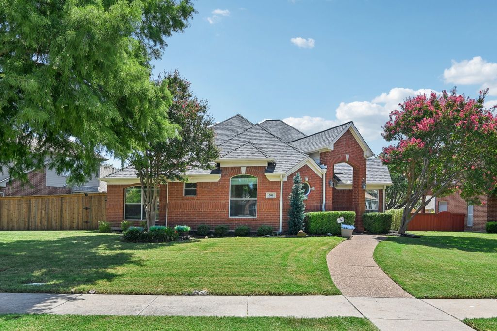 308 Cosbie Drive, Irving, TX 75063
