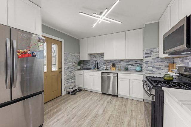 1364 Leslie Lane, Glendale Heights, IL 60139