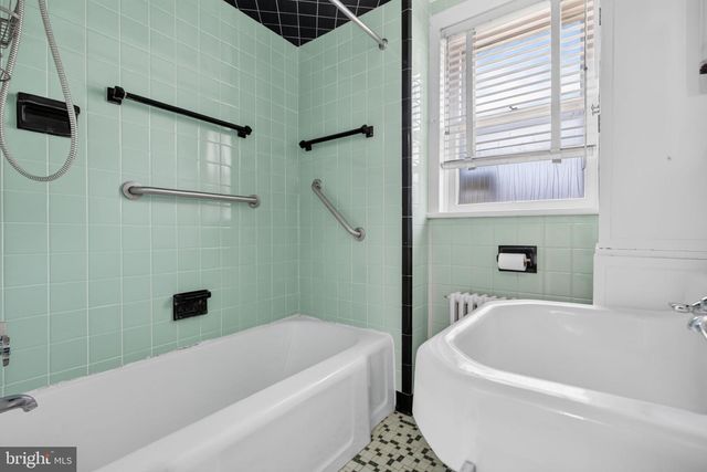 109 OAK ST, Elmer, NJ 08318