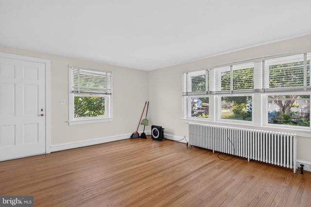 109 OAK ST, Elmer, NJ 08318