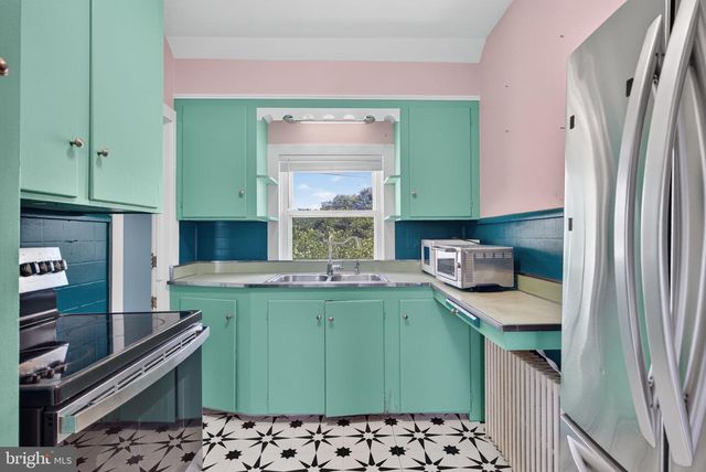 109 OAK ST, Elmer, NJ 08318