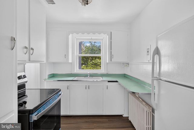 109 OAK ST, Elmer, NJ 08318