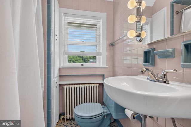 109 OAK ST, Elmer, NJ 08318