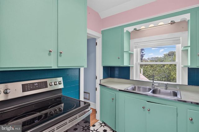 109 OAK ST, Elmer, NJ 08318