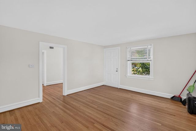 109 OAK ST, Elmer, NJ 08318