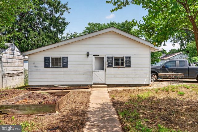 109 OAK ST, Elmer, NJ 08318