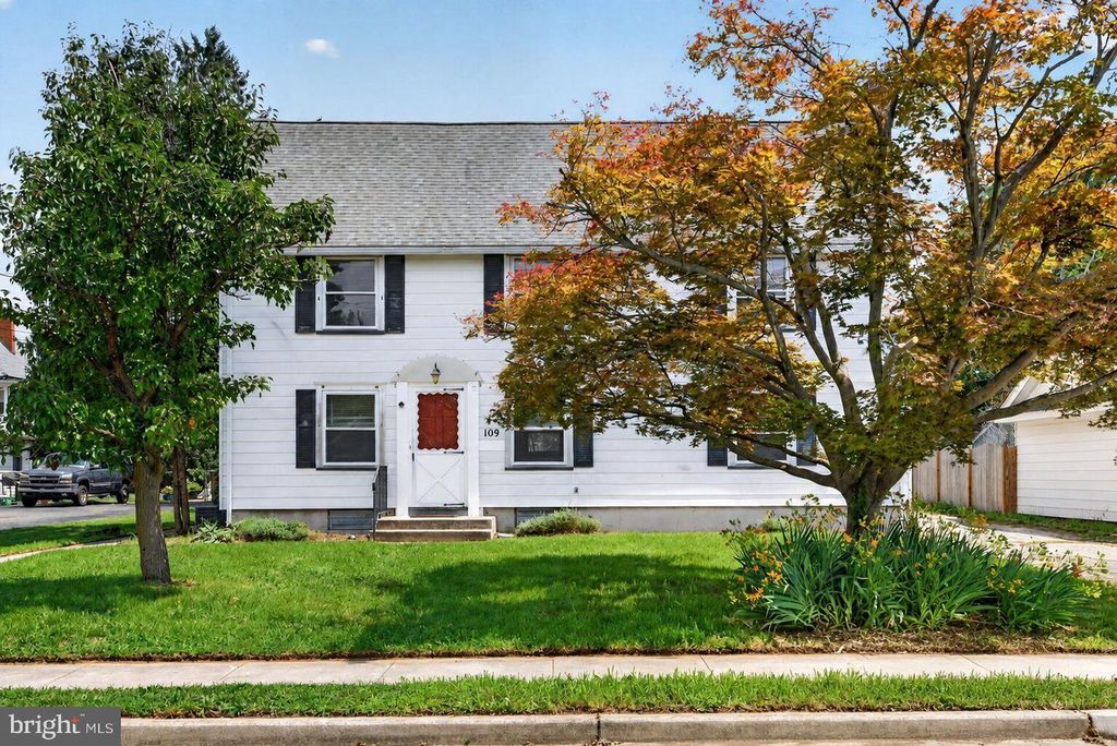 109 OAK ST, Elmer, NJ 08318