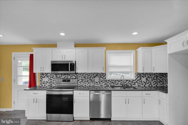 3329 WILLOW GROVE AVE, Reading, PA 19605