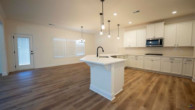 311 Garnet Drive, Bonaire, GA 31005