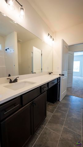 311 Garnet Drive, Bonaire, GA 31005