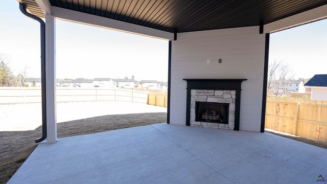 311 Garnet Drive, Bonaire, GA 31005