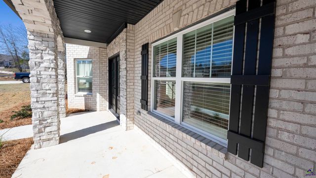 311 Garnet Drive, Bonaire, GA 31005