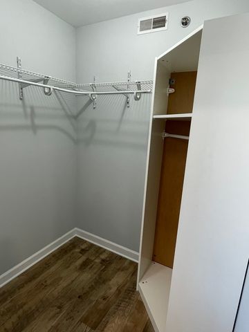 881 N Swift Road 308, Addison, IL 60101