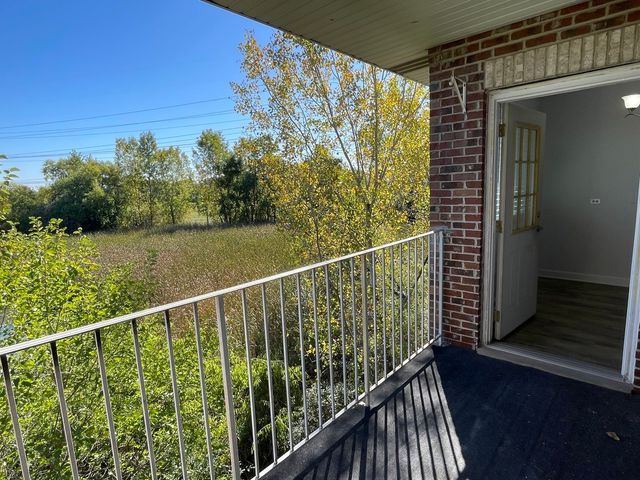 881 N Swift Road 308, Addison, IL 60101