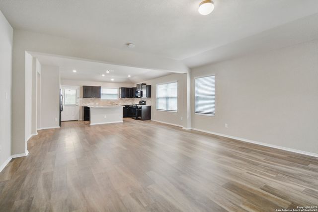 9028 LONGHORN PARK, Converse, TX 78109