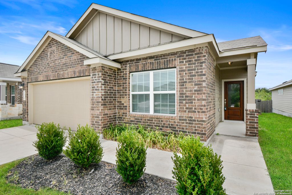 9028 LONGHORN PARK, Converse, TX 78109
