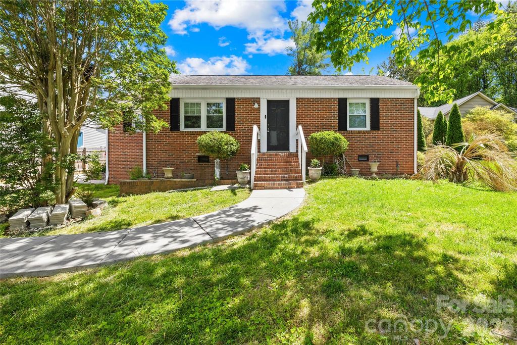 145 Driftwood Drive, Mooresville, NC 28117
