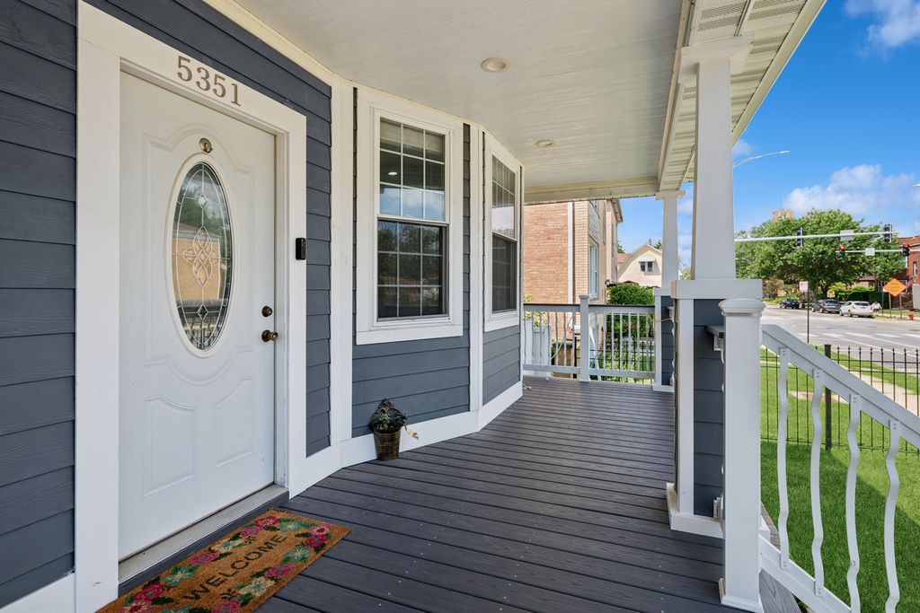 5351 W Foster Avenue, Chicago, IL 60630 — photo 2