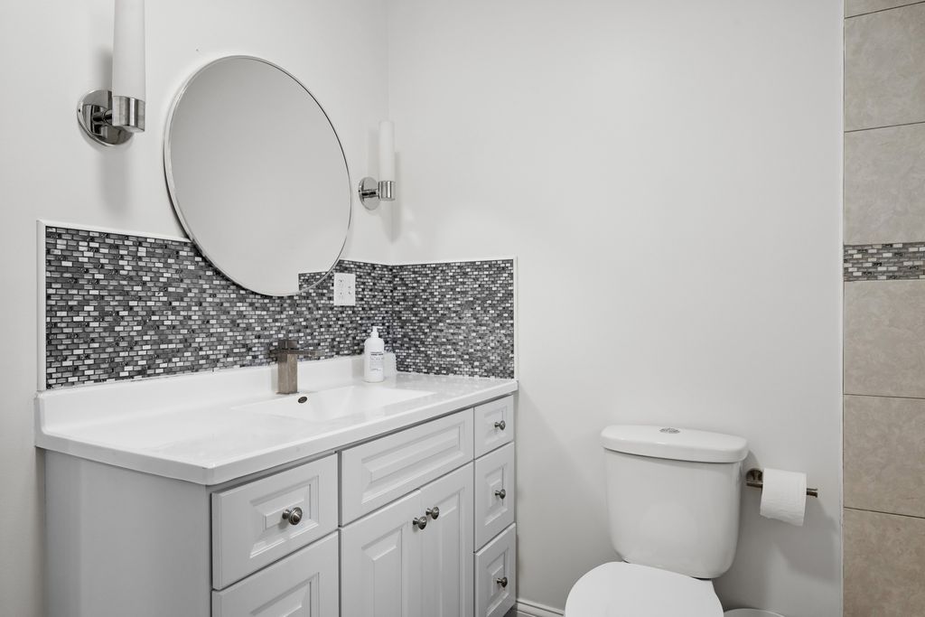 5351 W Foster Avenue, Chicago, IL 60630 — photo 4