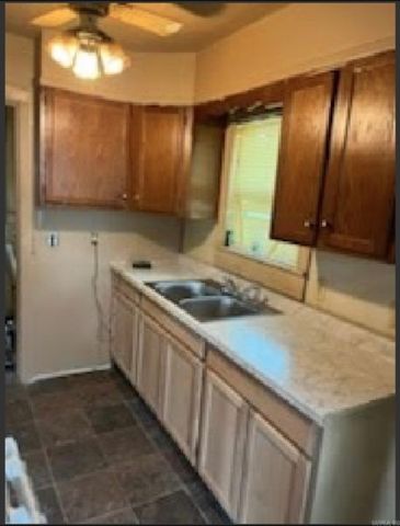 1920 W 25th Avenue, Pine Bluff, AR 71603